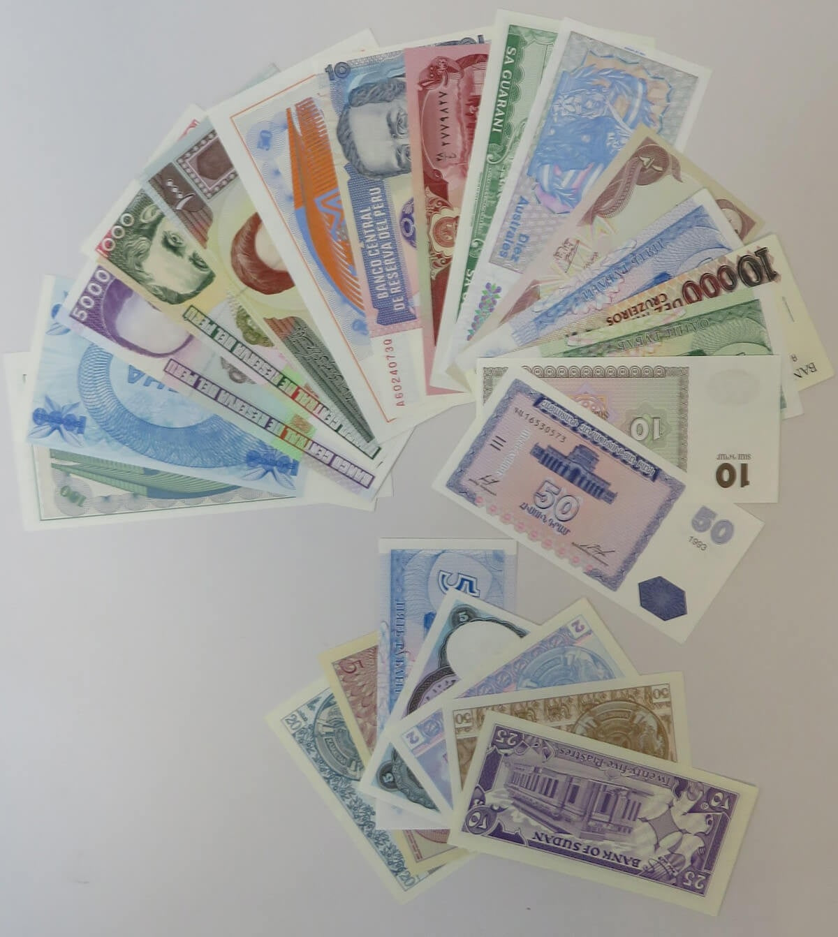 Lot: Zestaw 15 banknotów zagranicznych