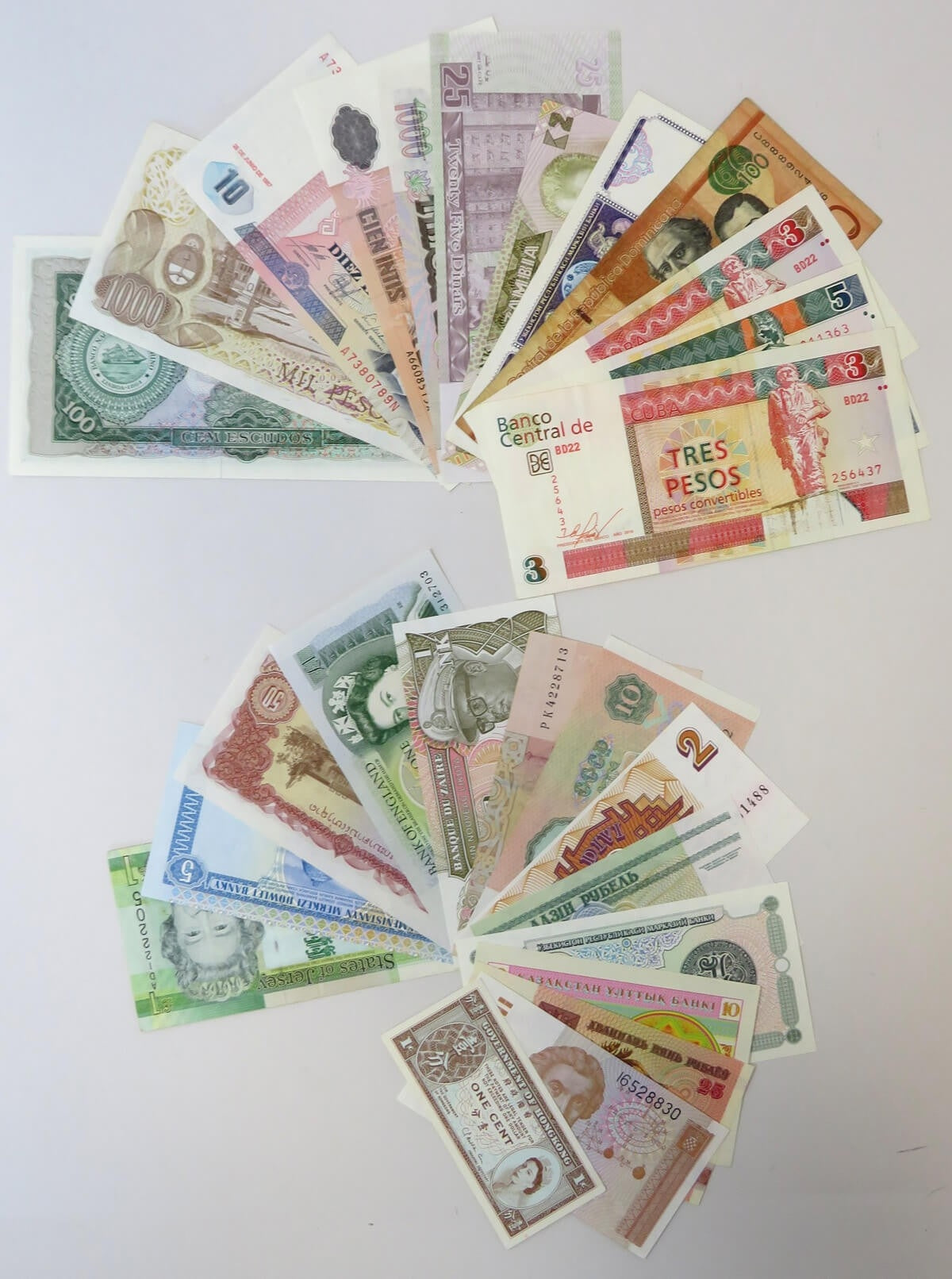 Lot: Zestaw 26 banknotów zagranicznych